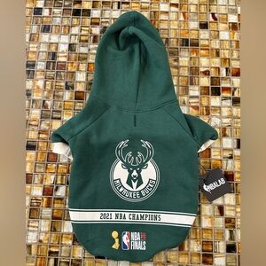 NWT Milwaukee Bucks Fresh Pawz 2021 NBA Finals Champions Dog Pet Hoodie~XL~$40